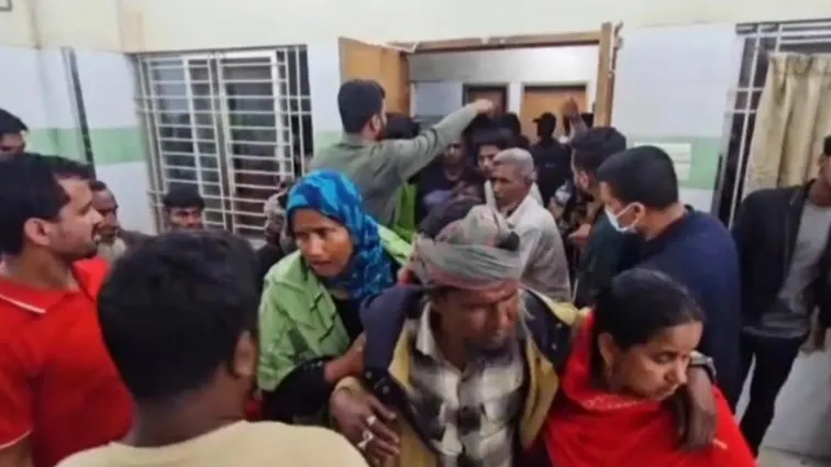 মসজিদের টাকা নিয়ে তুমুল সংঘর্ষ নারীসহ প্রায় অর্ধশতাধিক আহত